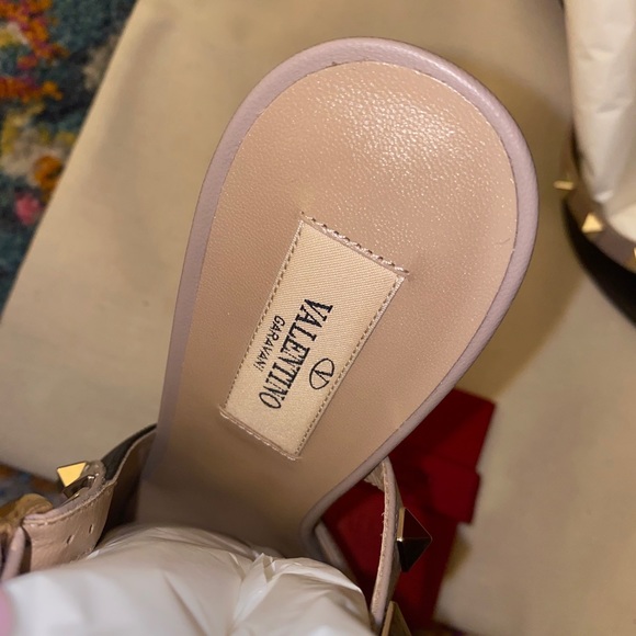Valentino Rockstud 50 leather
